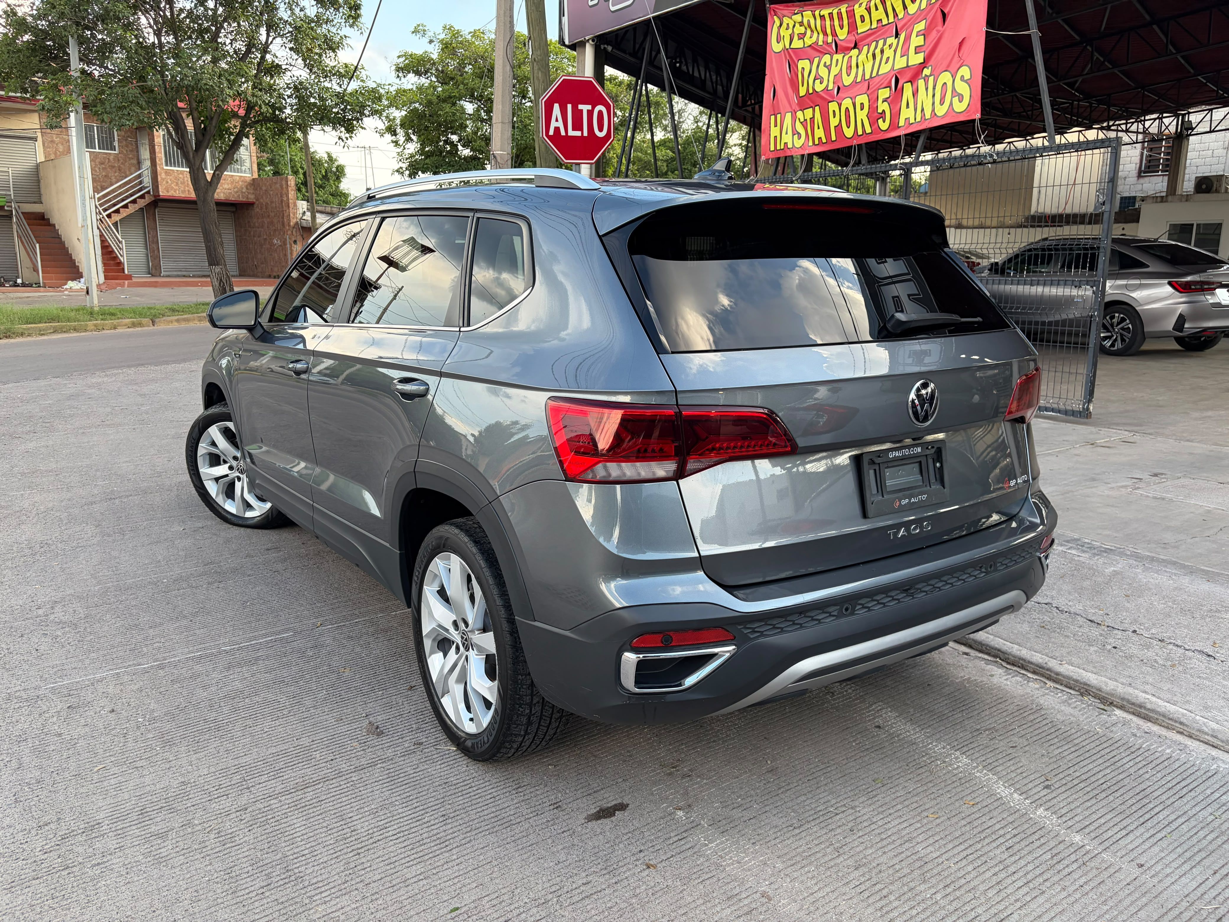 VOLKSWAGEN TAOS