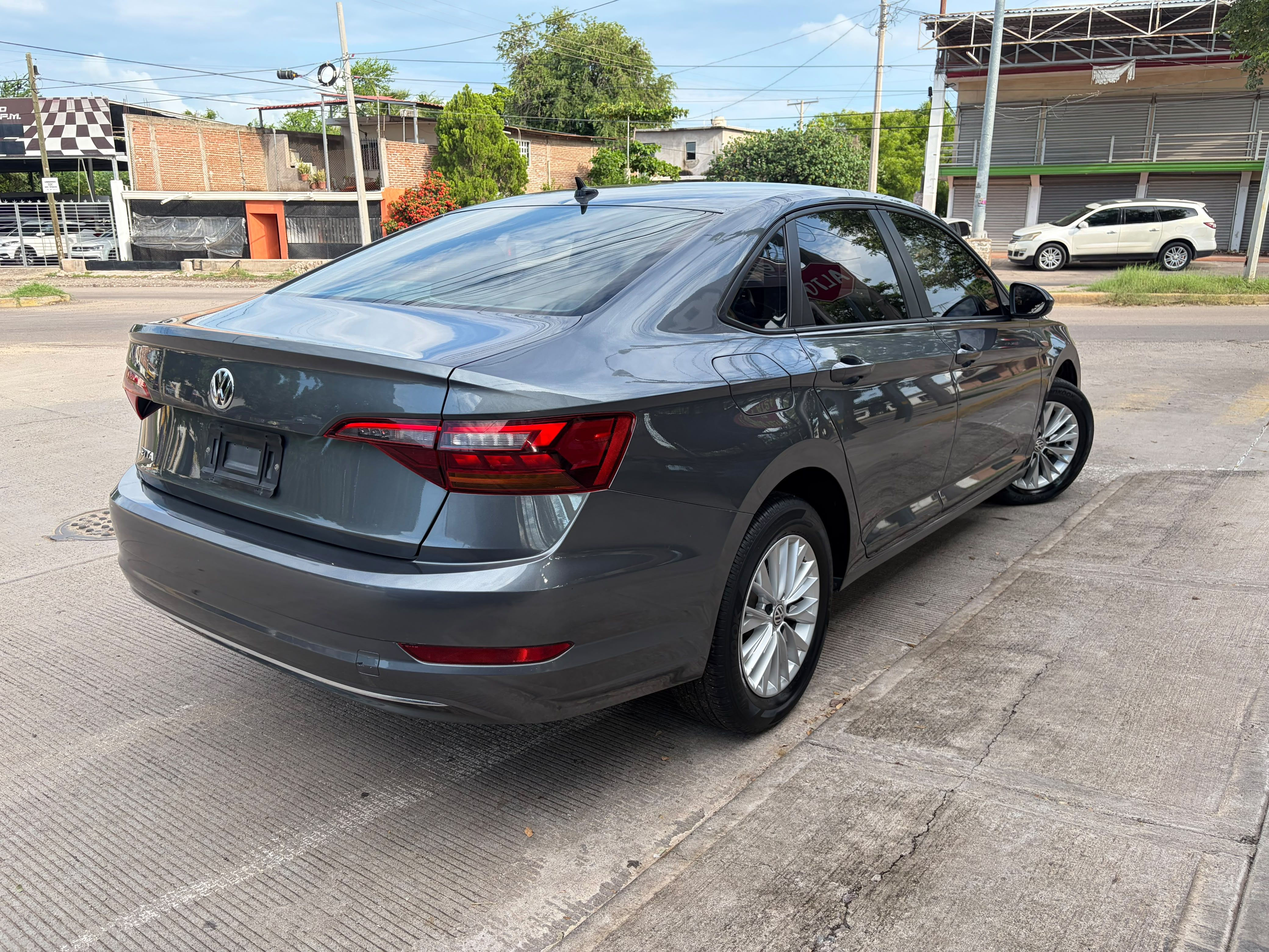 VOLKSWAGEN JETTA