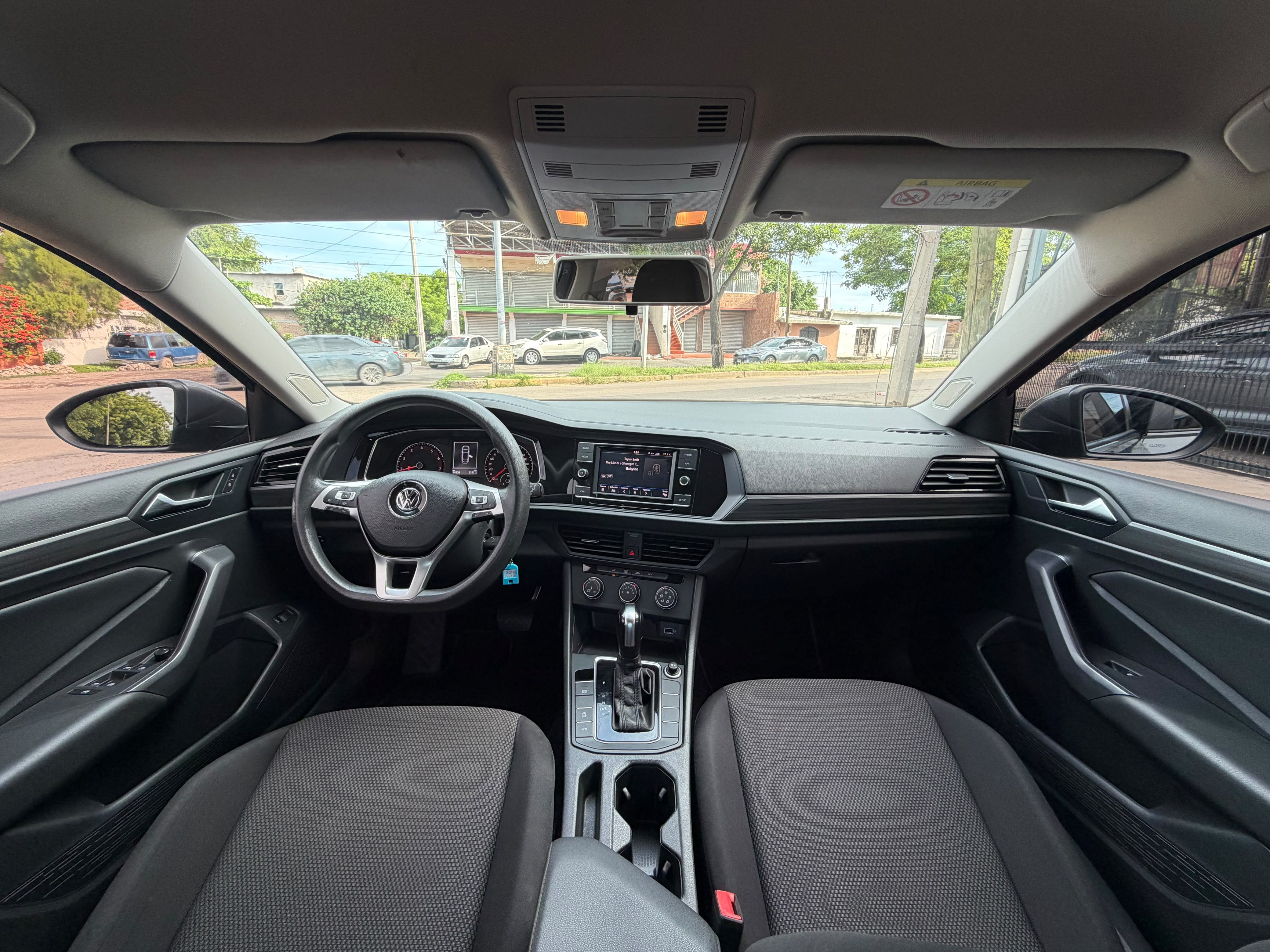 VOLKSWAGEN JETTA