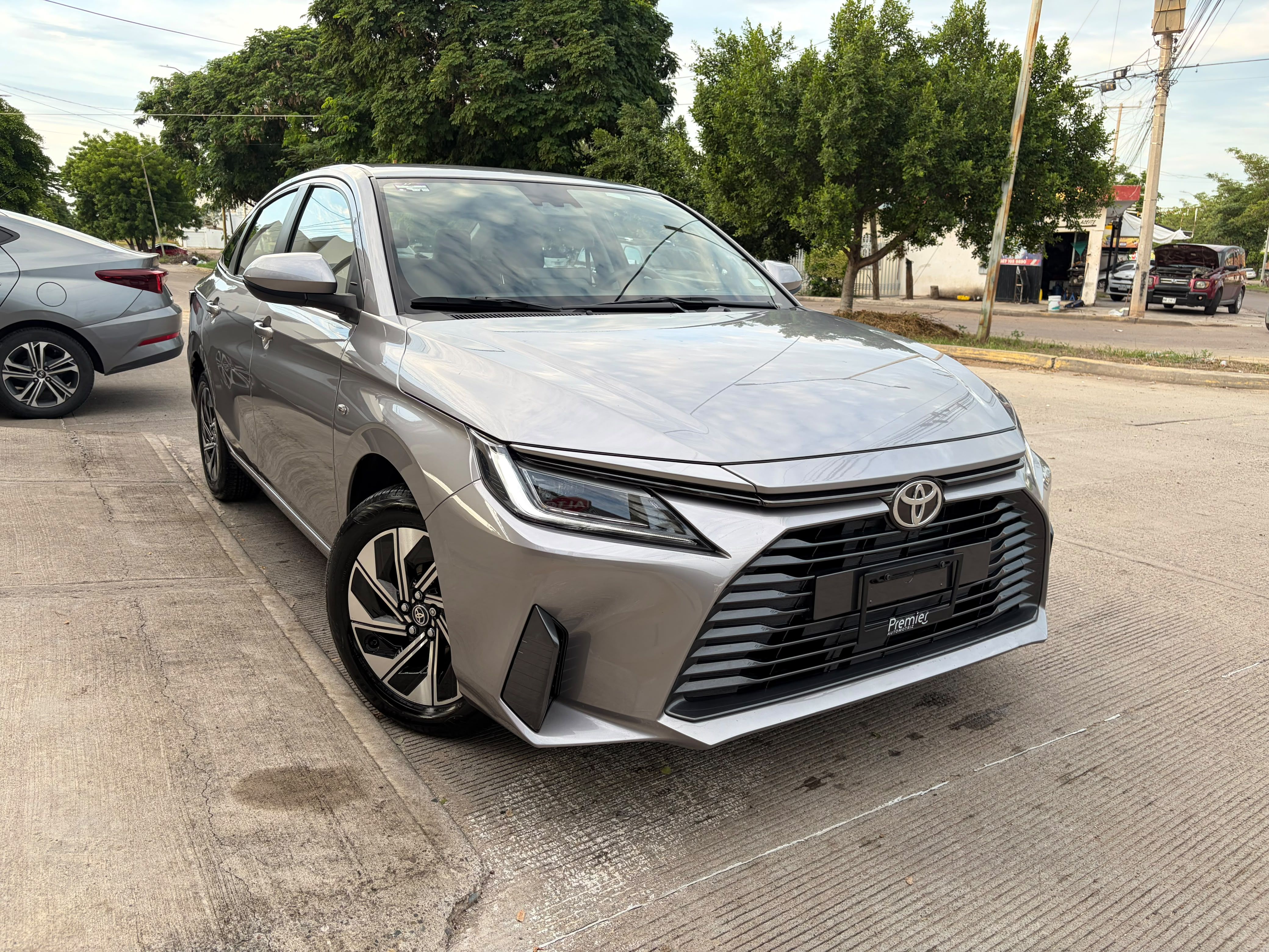 TOYOTA YARIS