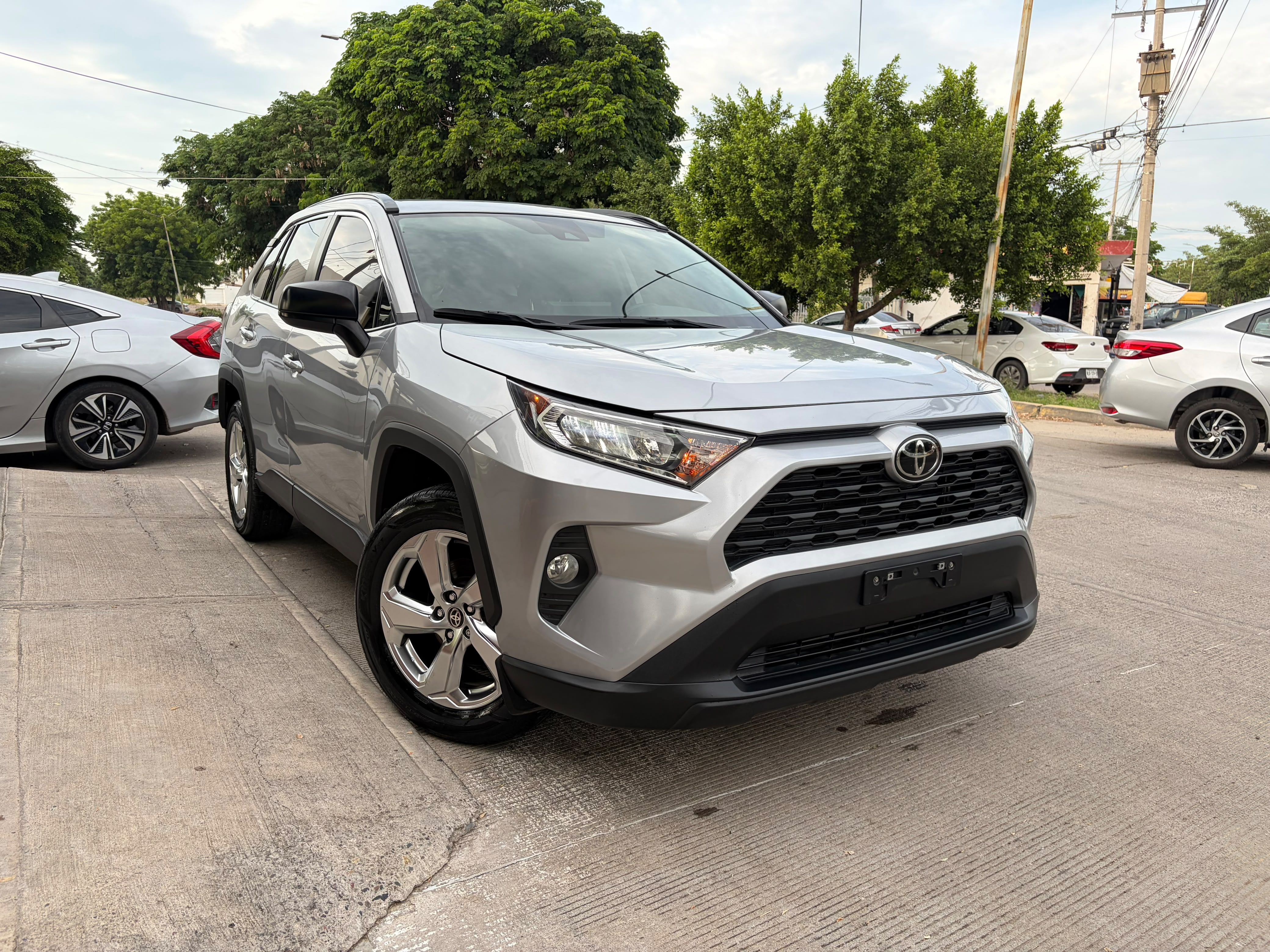 TOYOTA RAV 4
