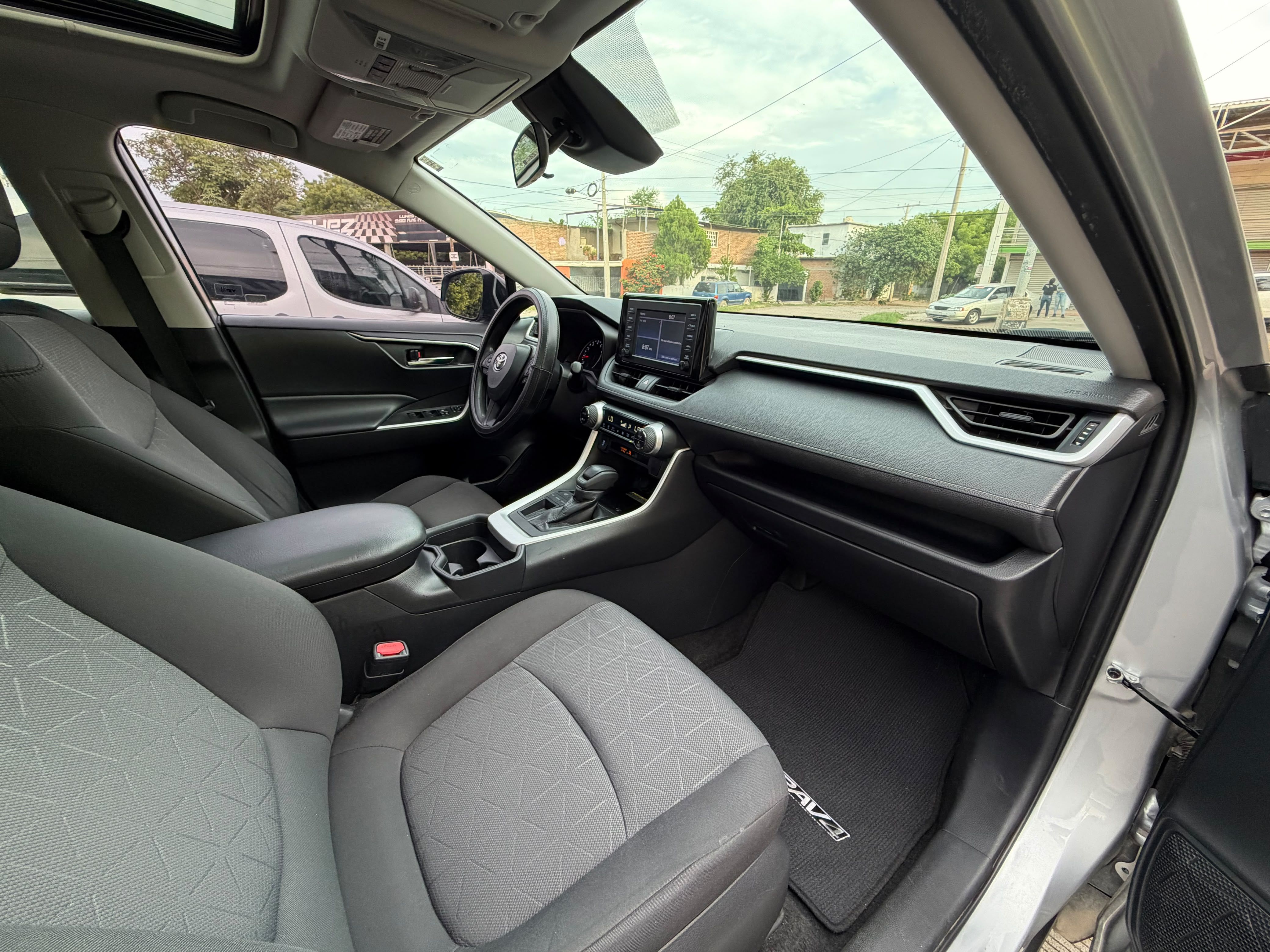 TOYOTA RAV 4