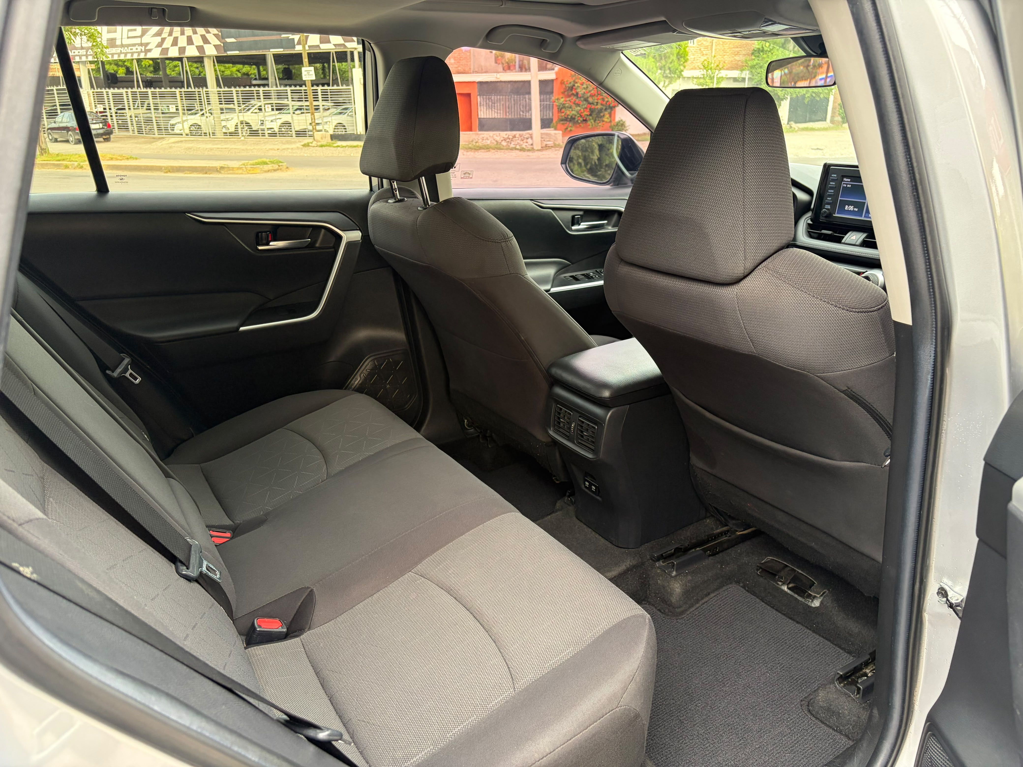 TOYOTA RAV 4
