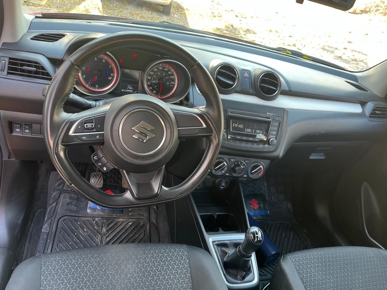 SUZUKI SWIFT GLS STD