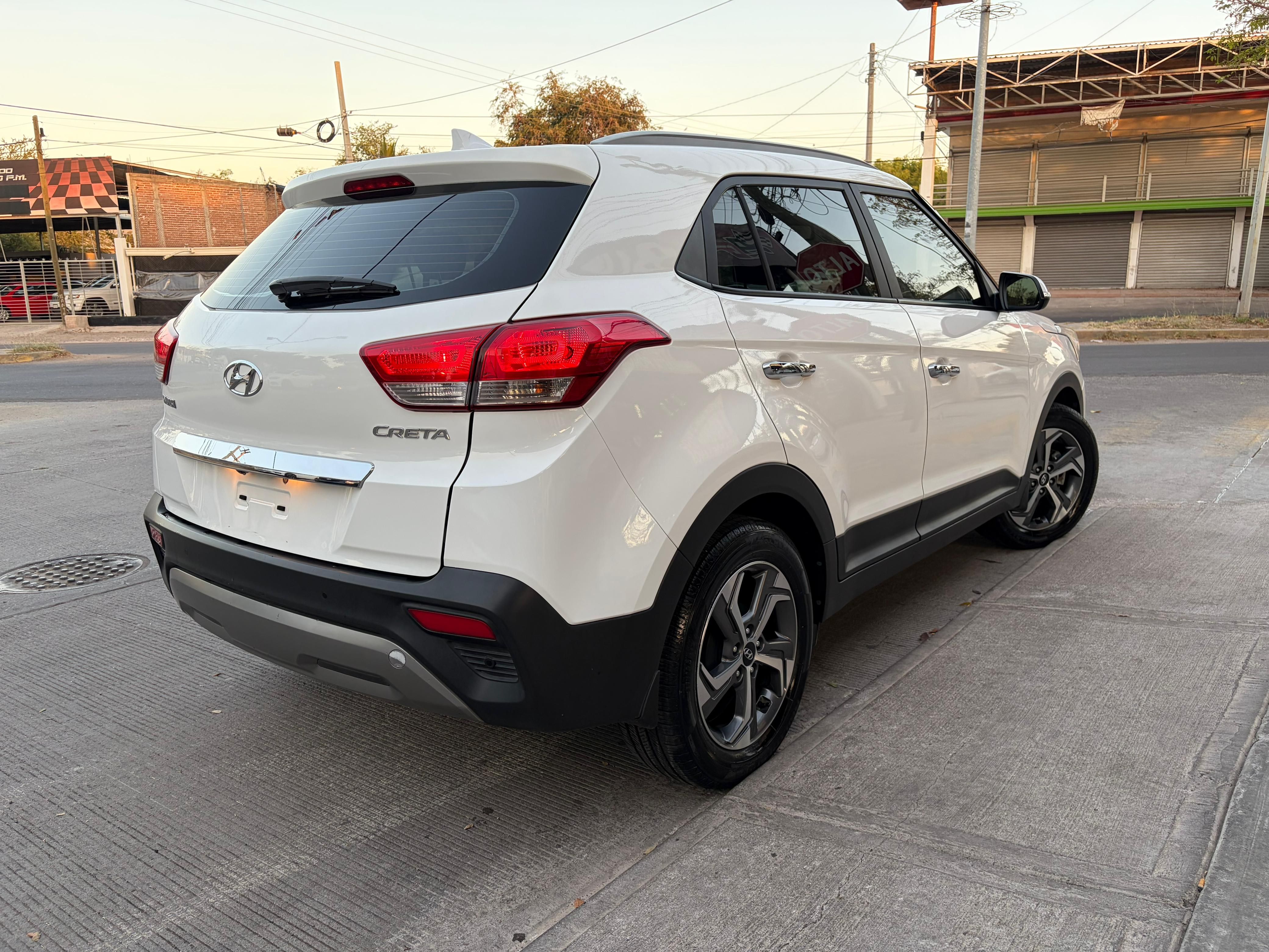HYUNDAI CRETA LIMITED