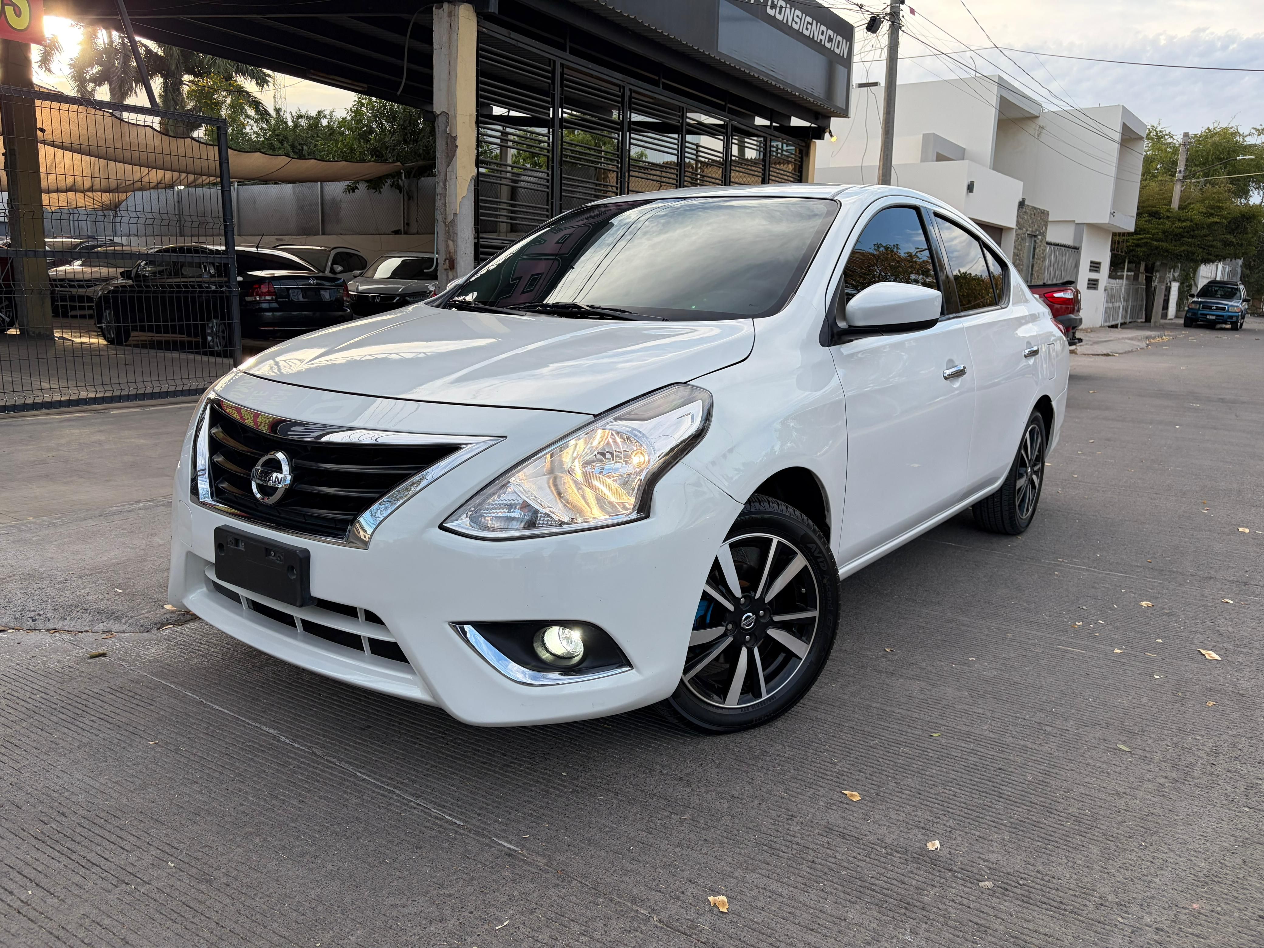 NISSAN VERSA