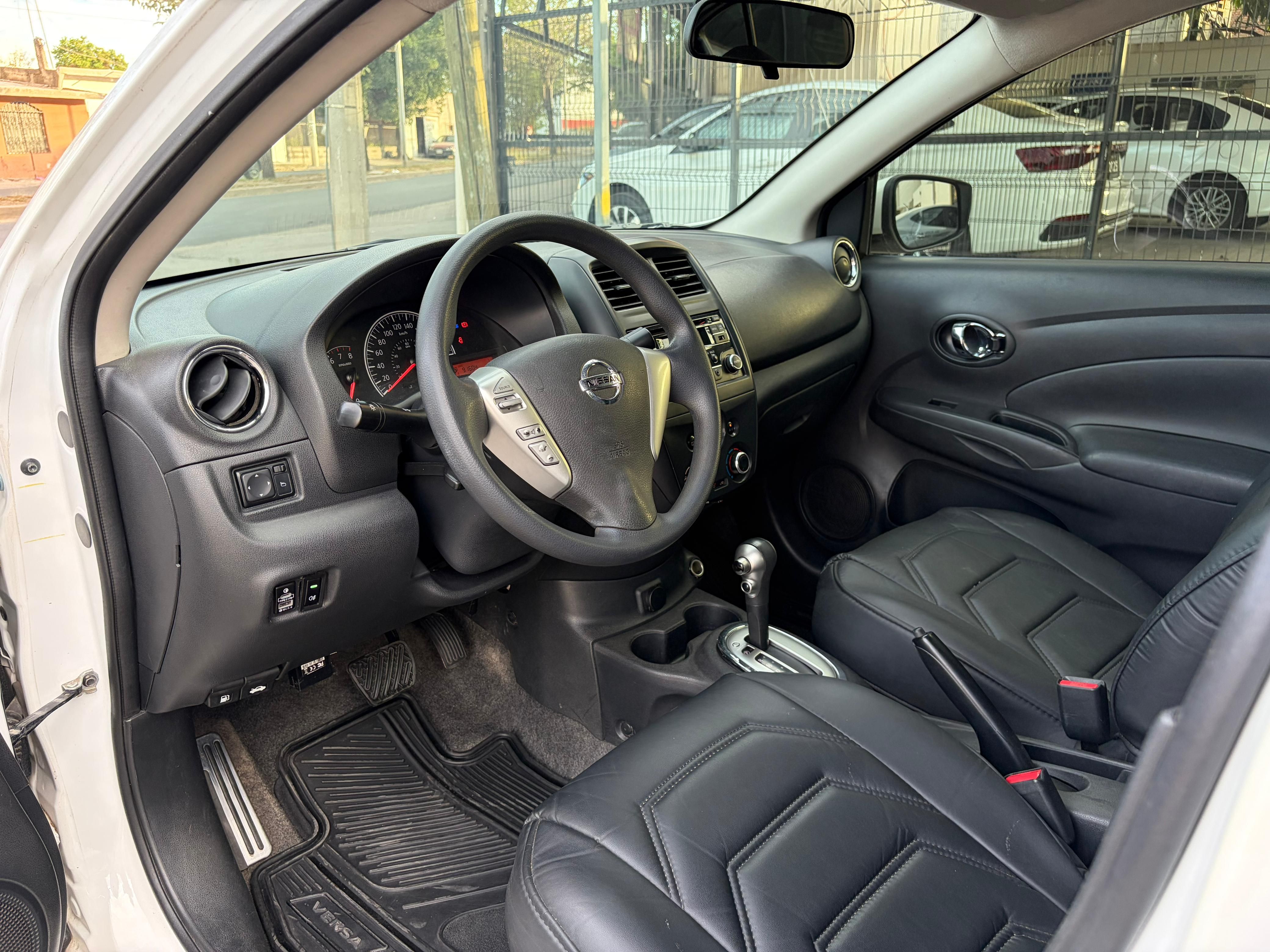 NISSAN VERSA