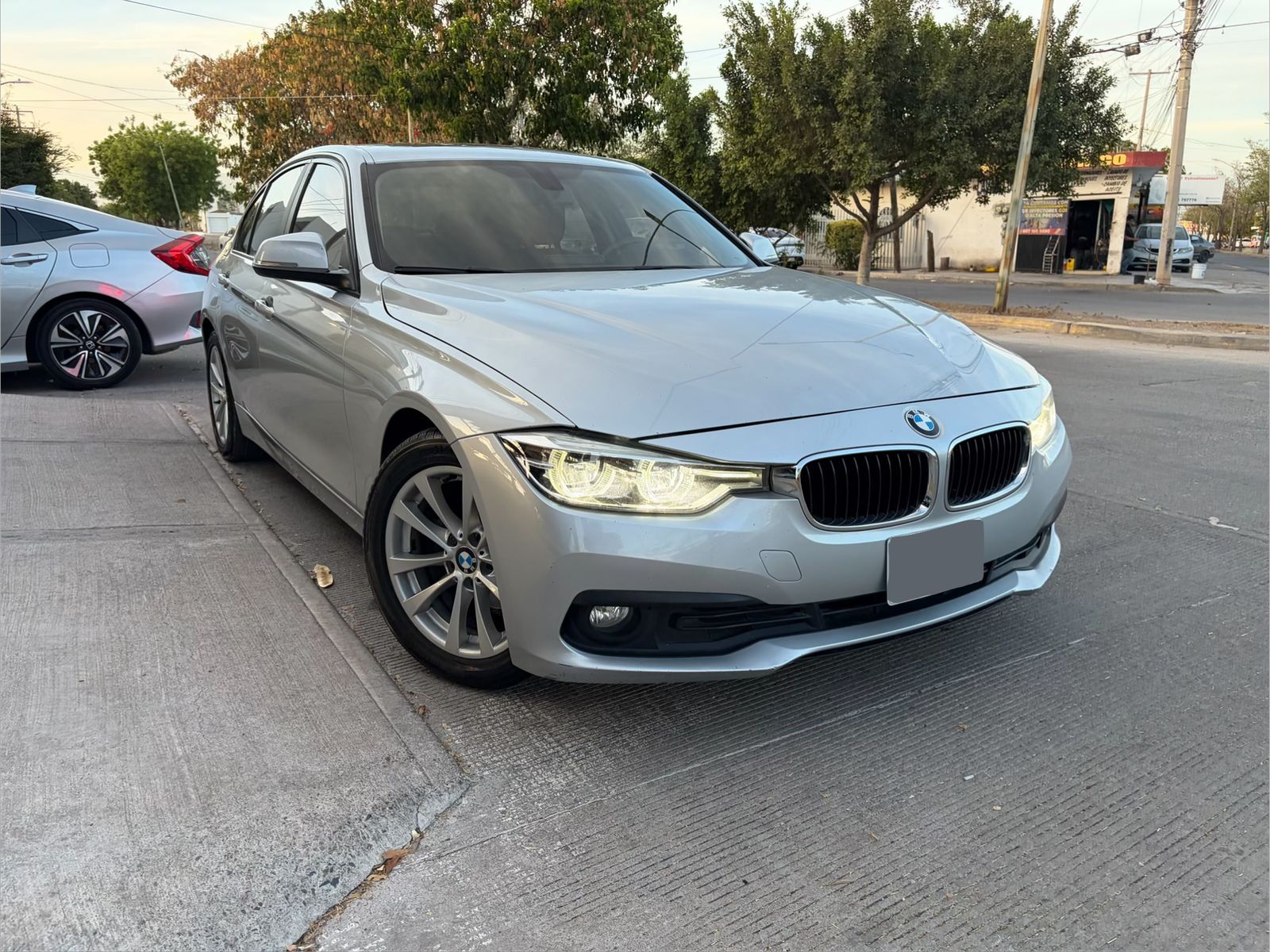 BMW 320iA