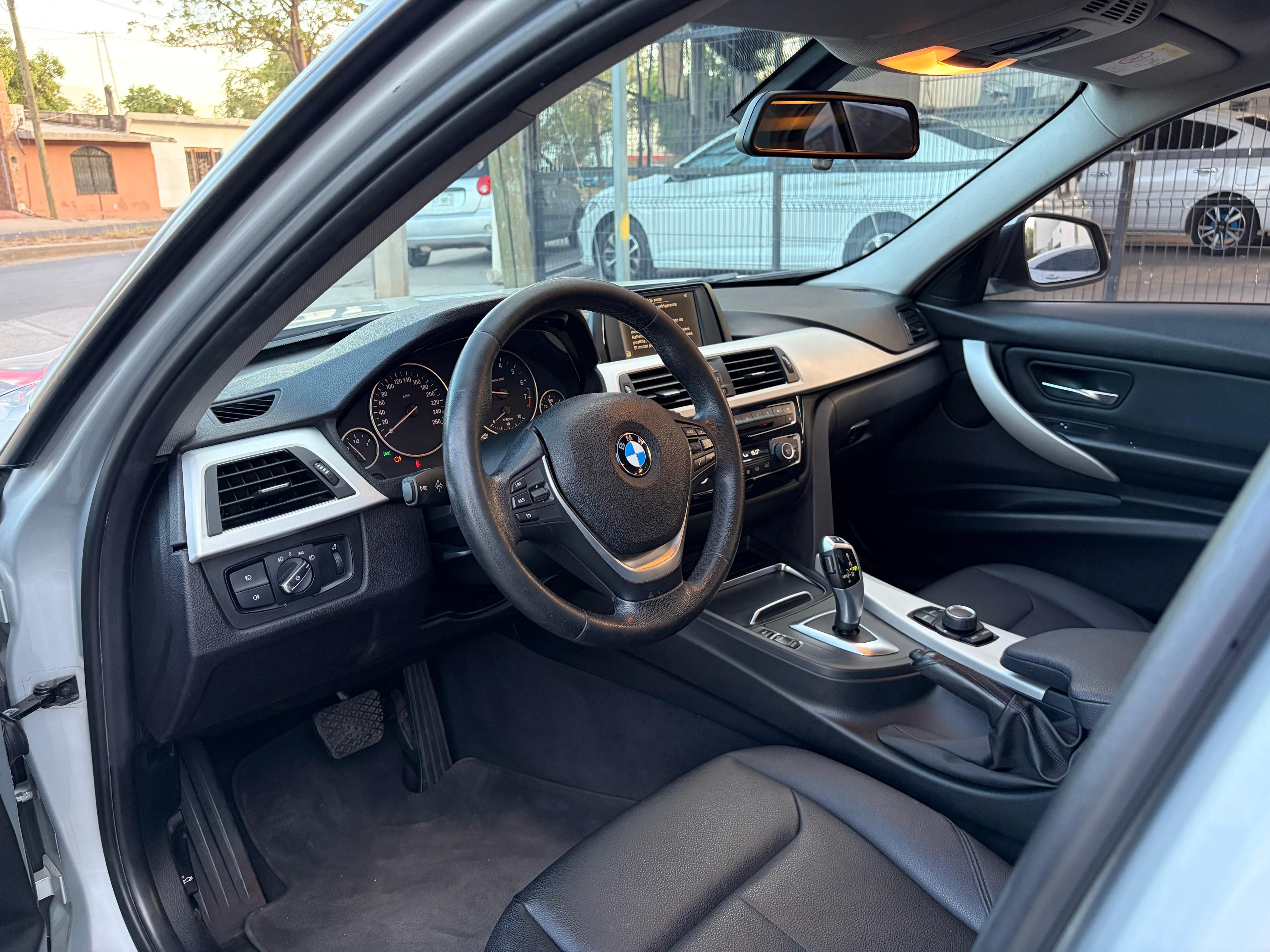 BMW 320iA