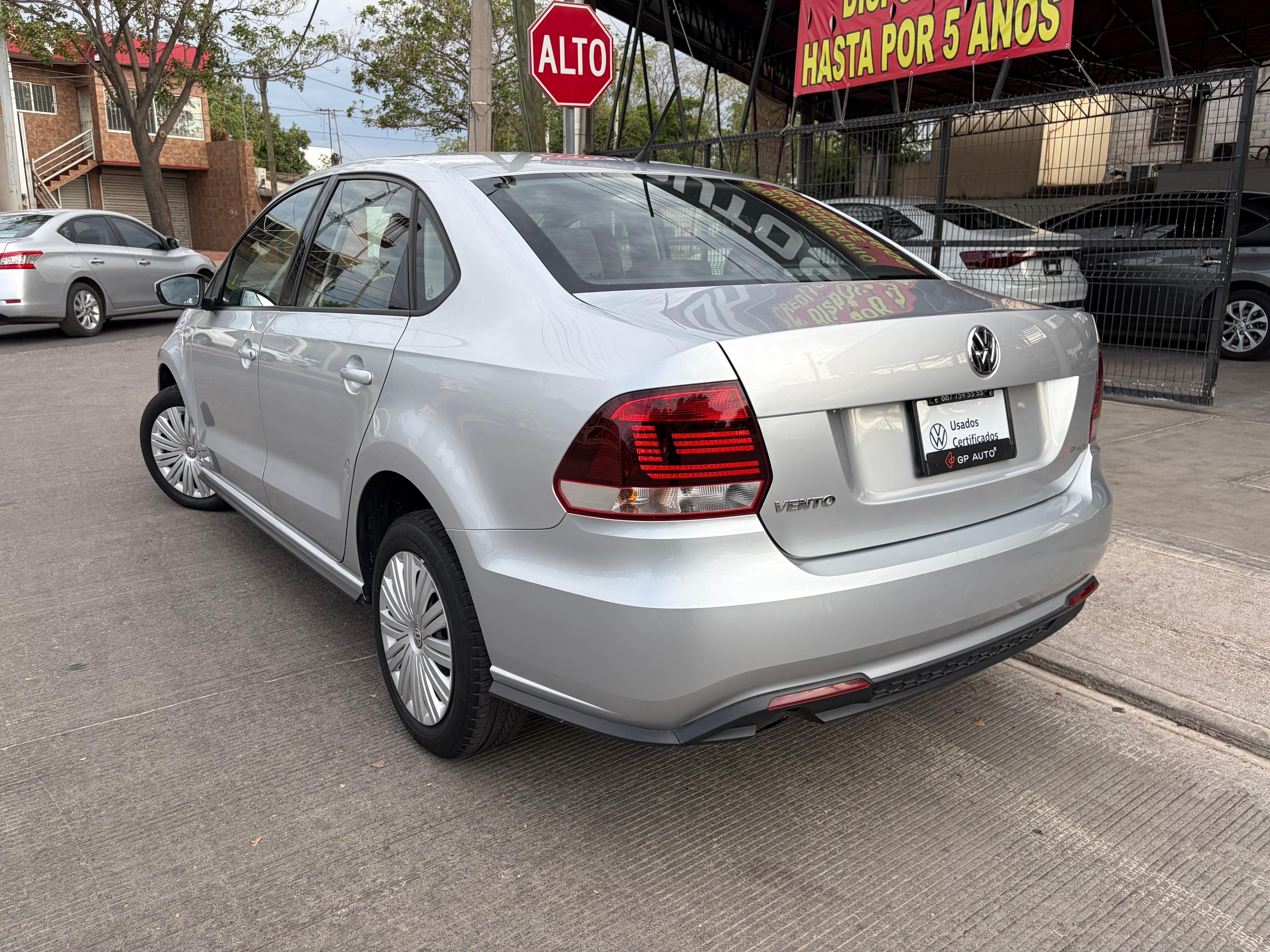 VOLKSWAGEN VENTO