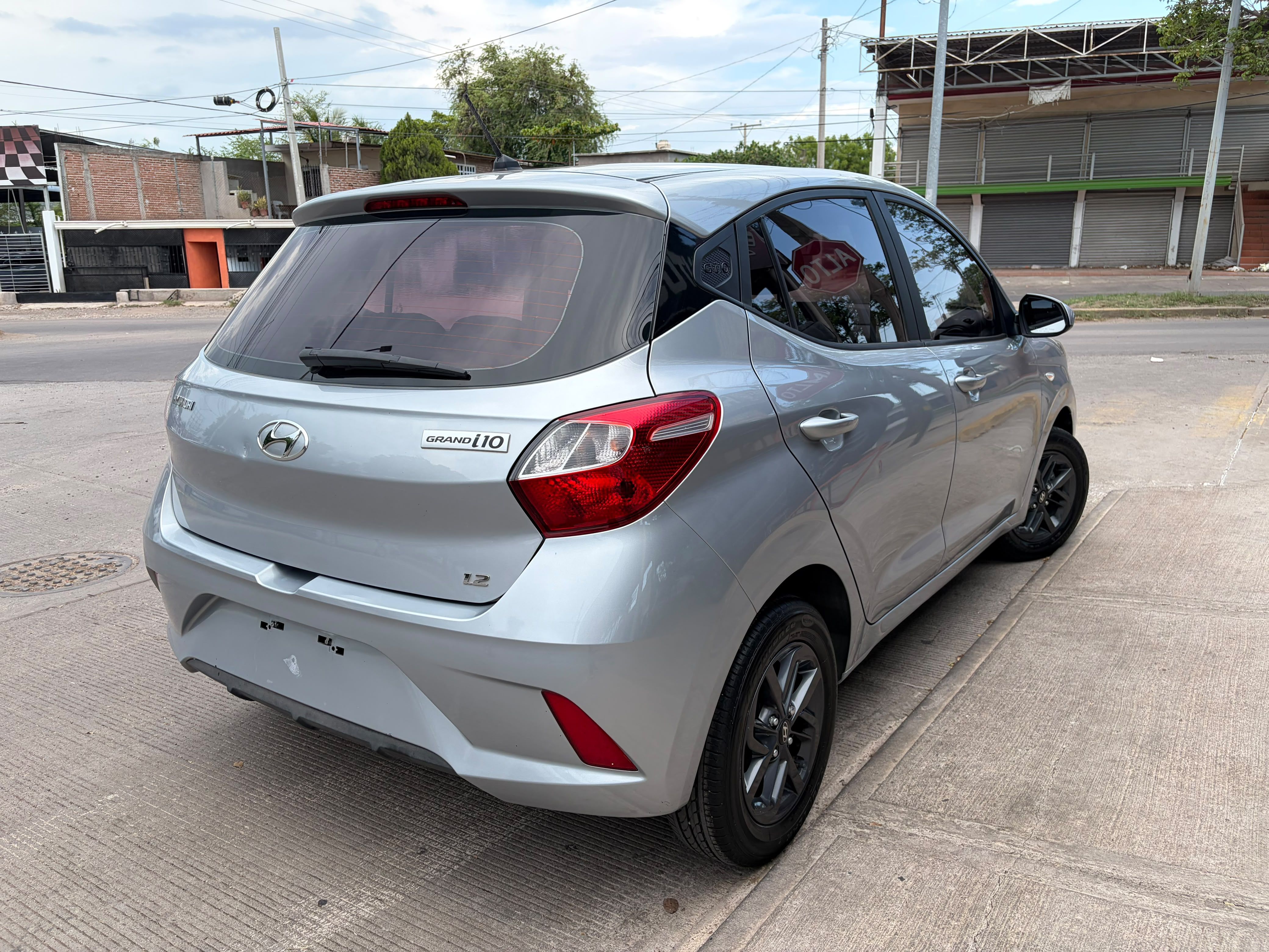 HYUNDAI GRAND I10