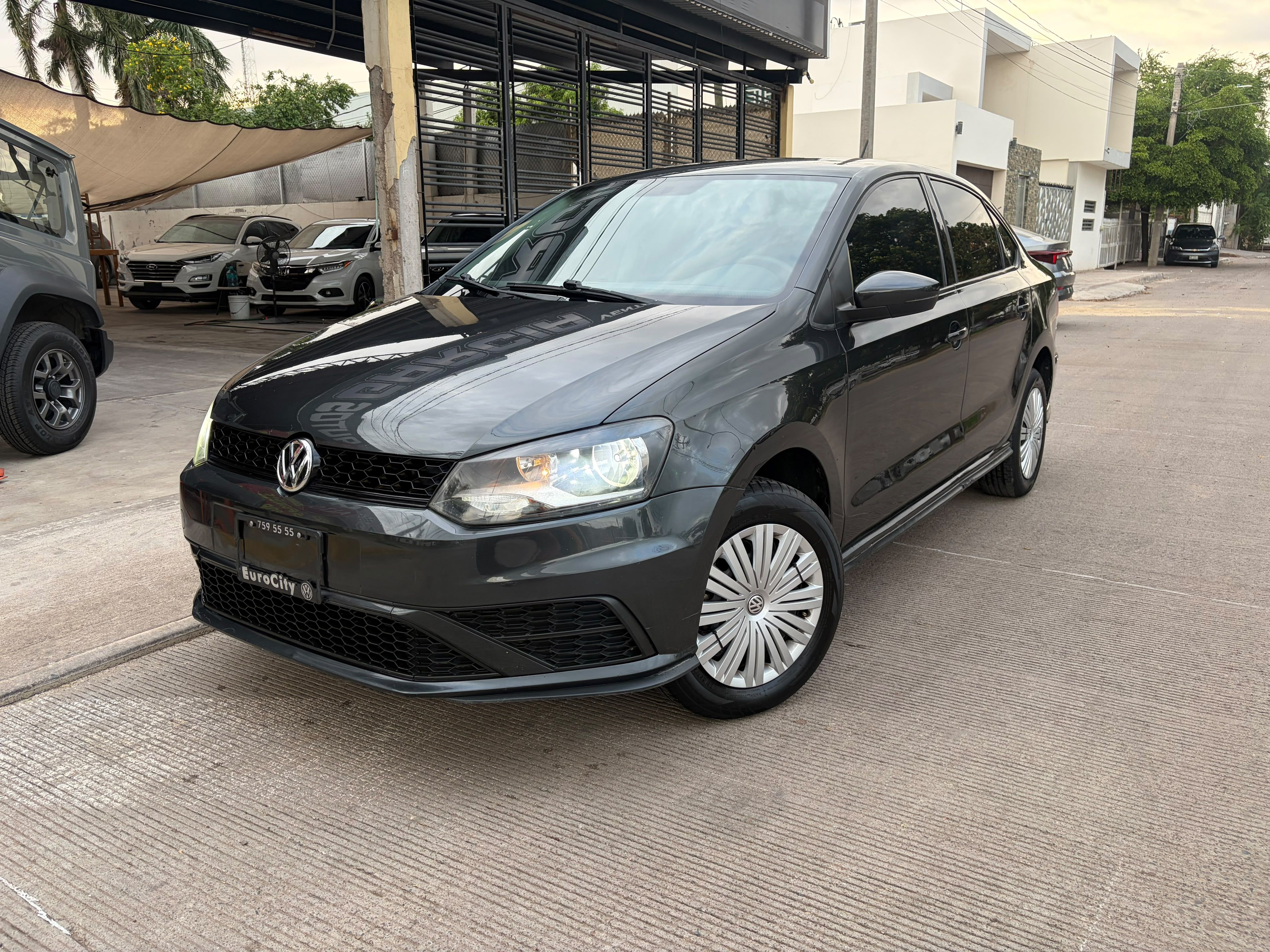 VOLKSWAGEN VENTO