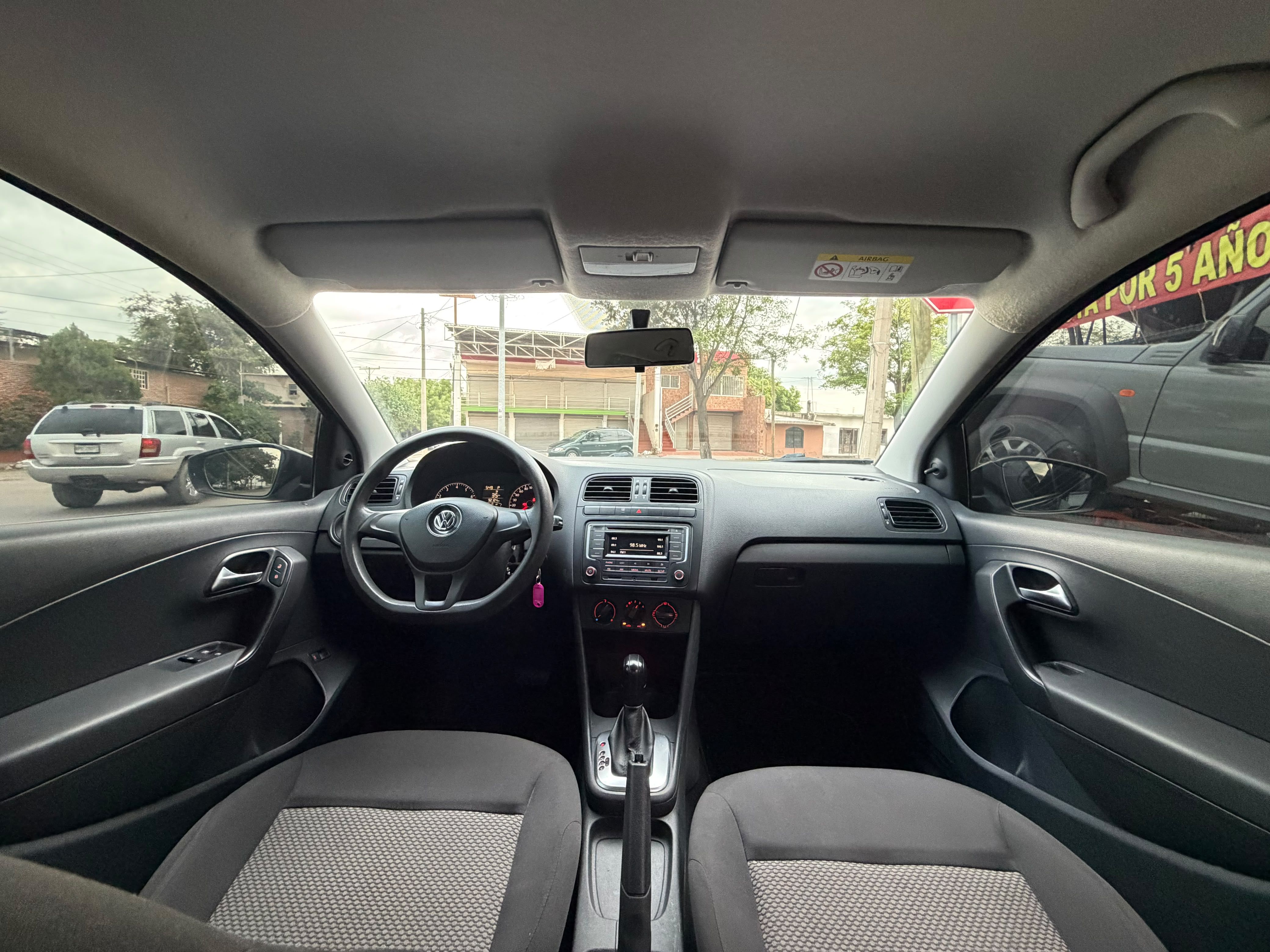 VOLKSWAGEN VENTO