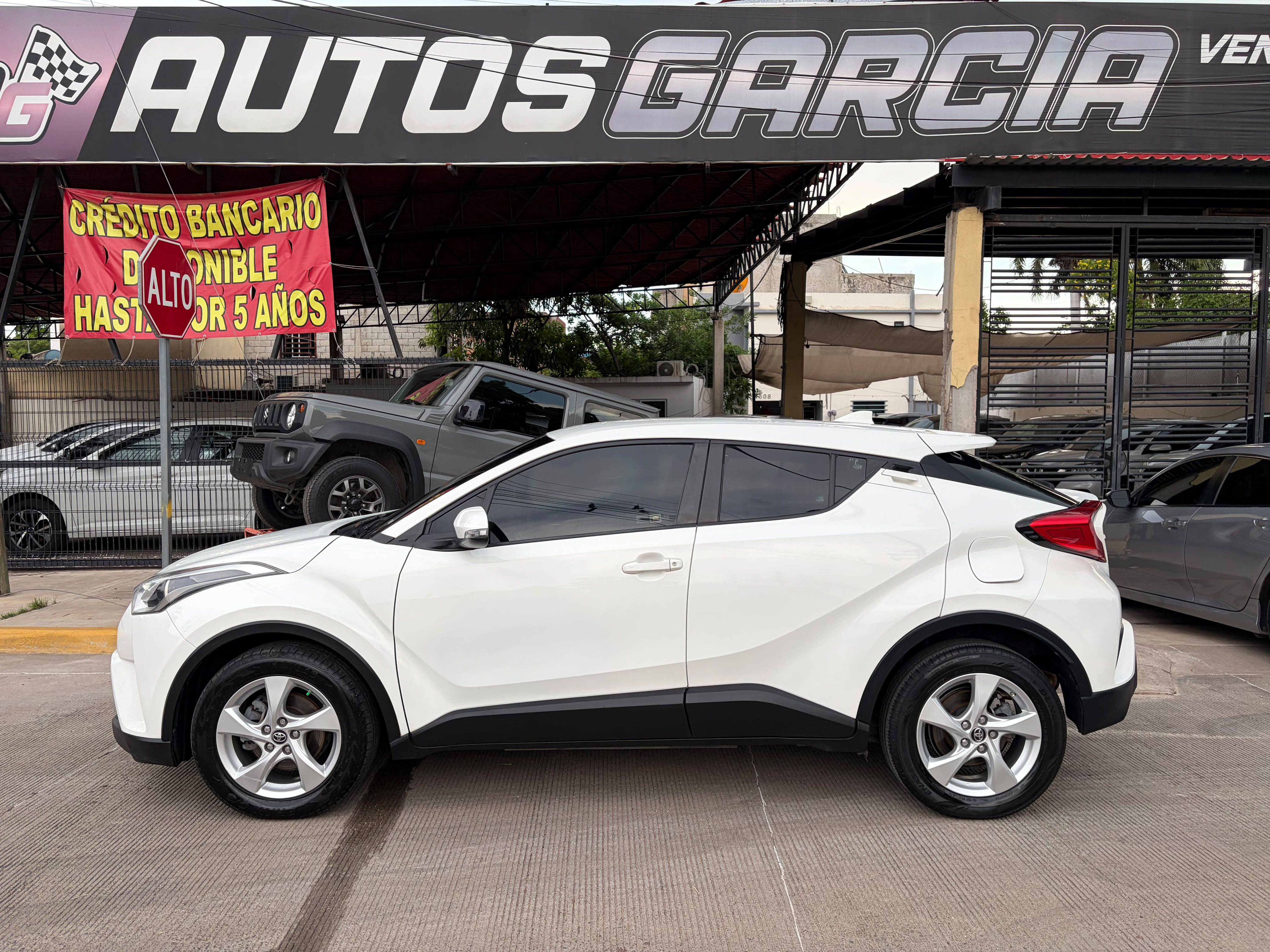 TOYOTA CHR