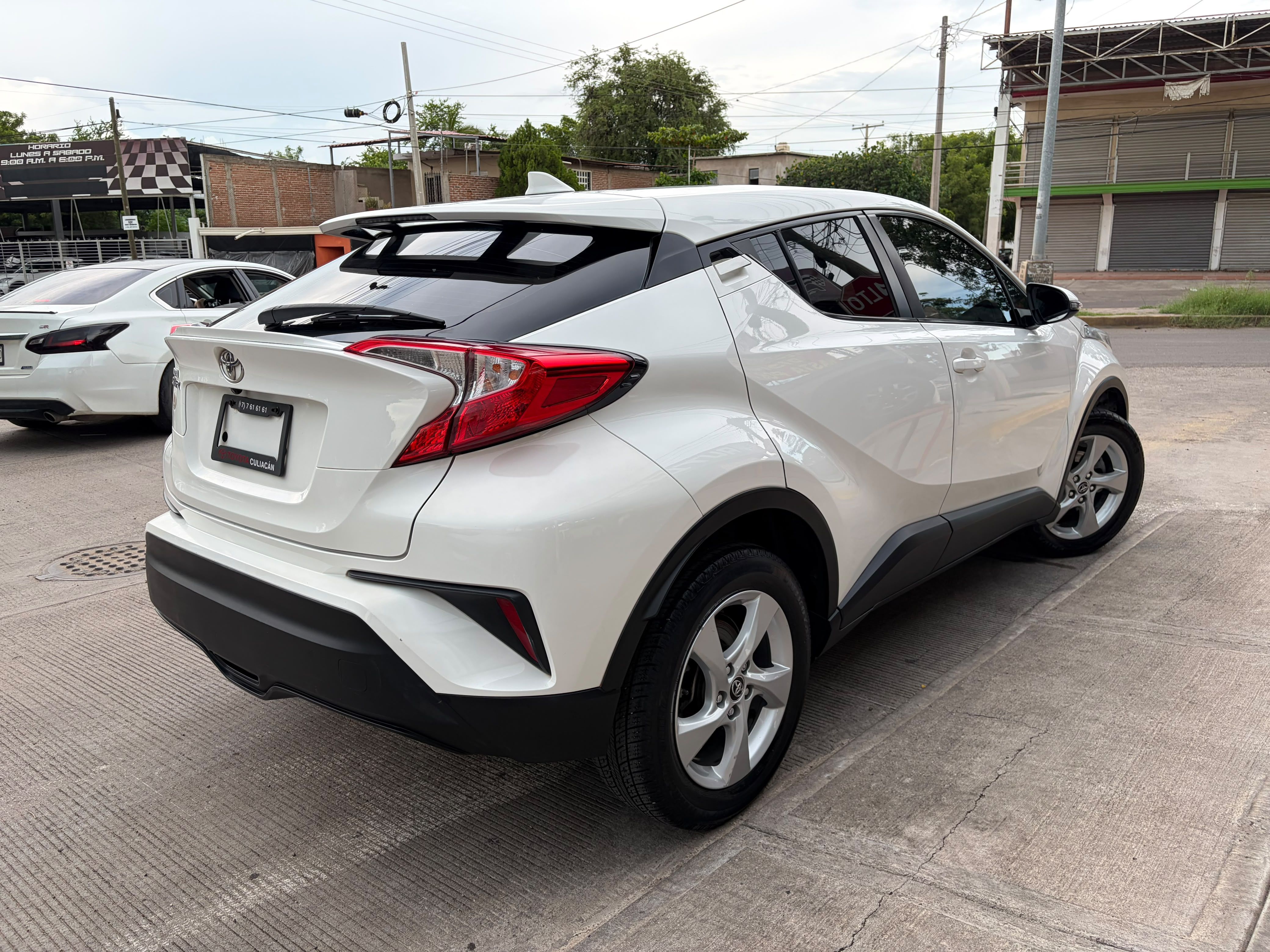 TOYOTA CHR