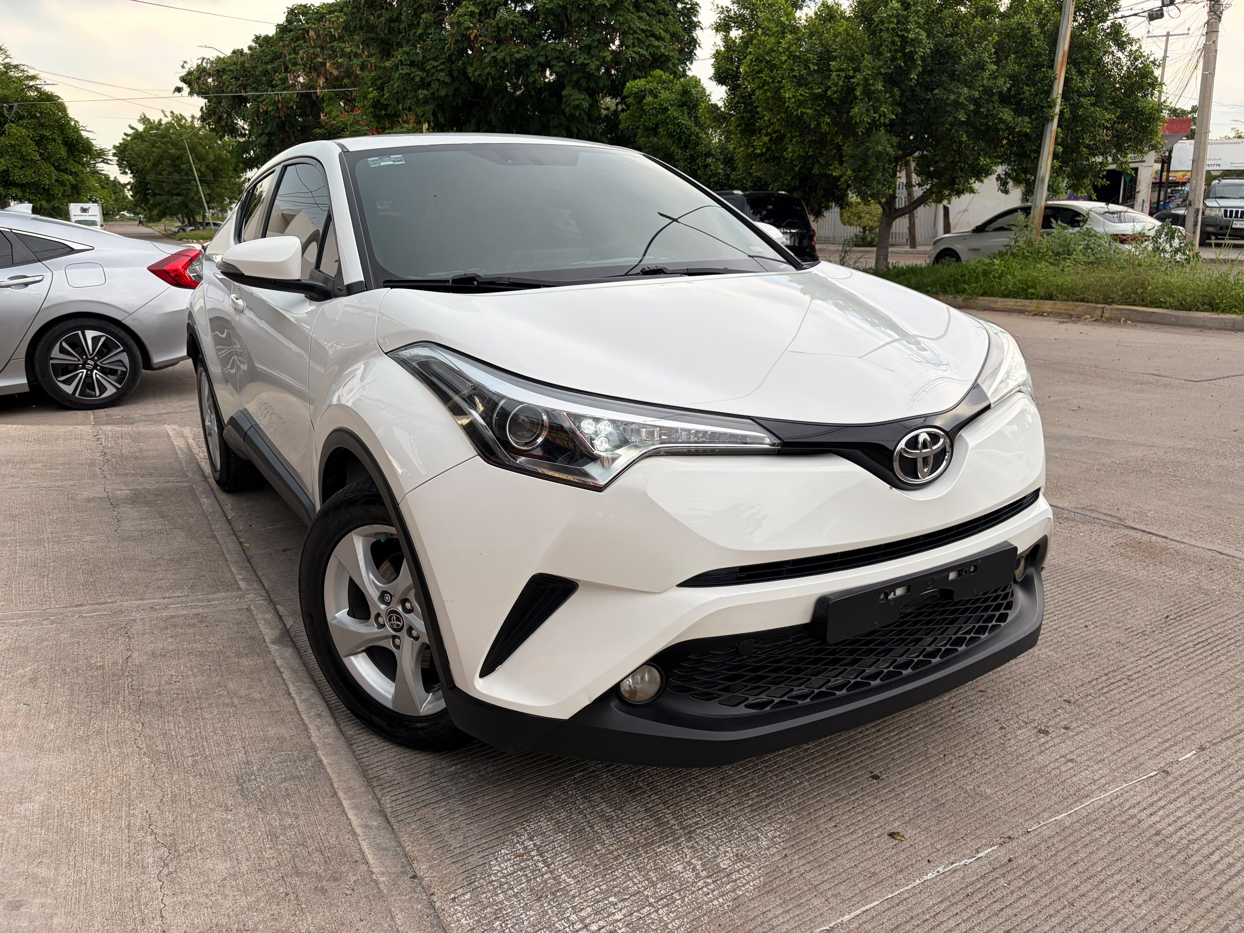 TOYOTA CHR