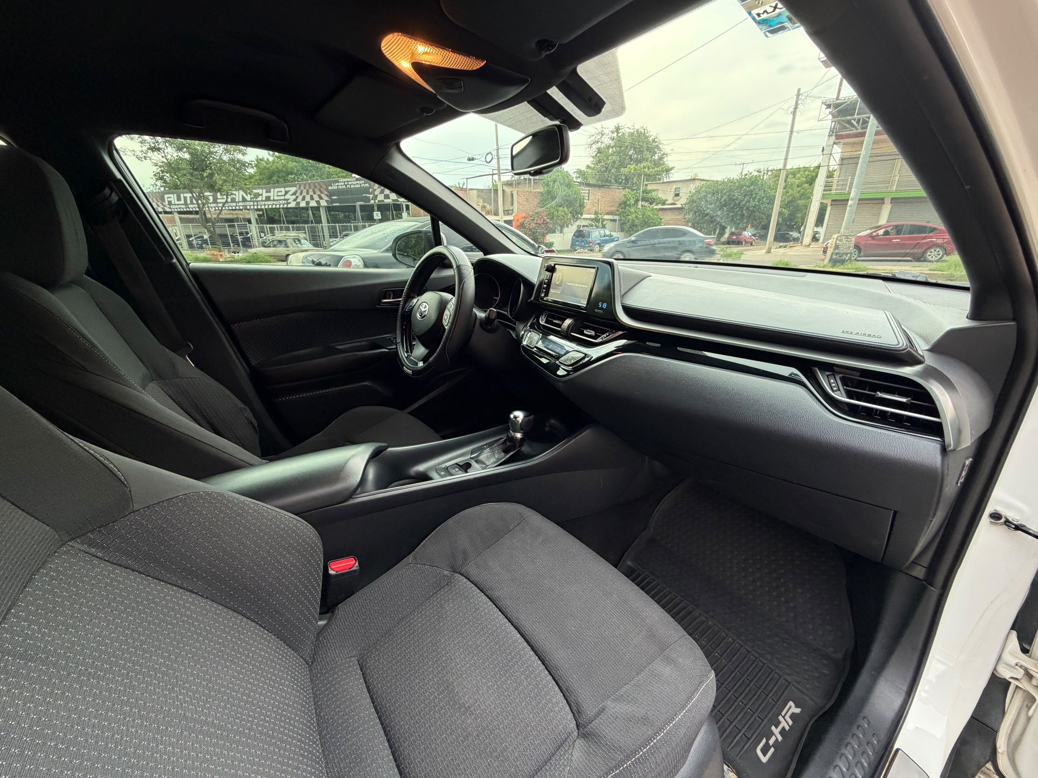 TOYOTA CHR